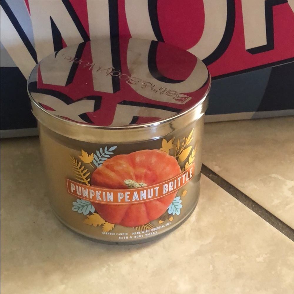 Bath and Body Works Pumpkin Peanut Brittle Candel